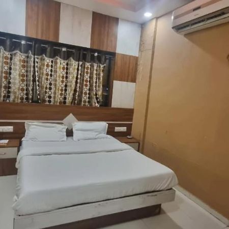 Hotel Jay Bhawani Ahmedabad Extérieur photo