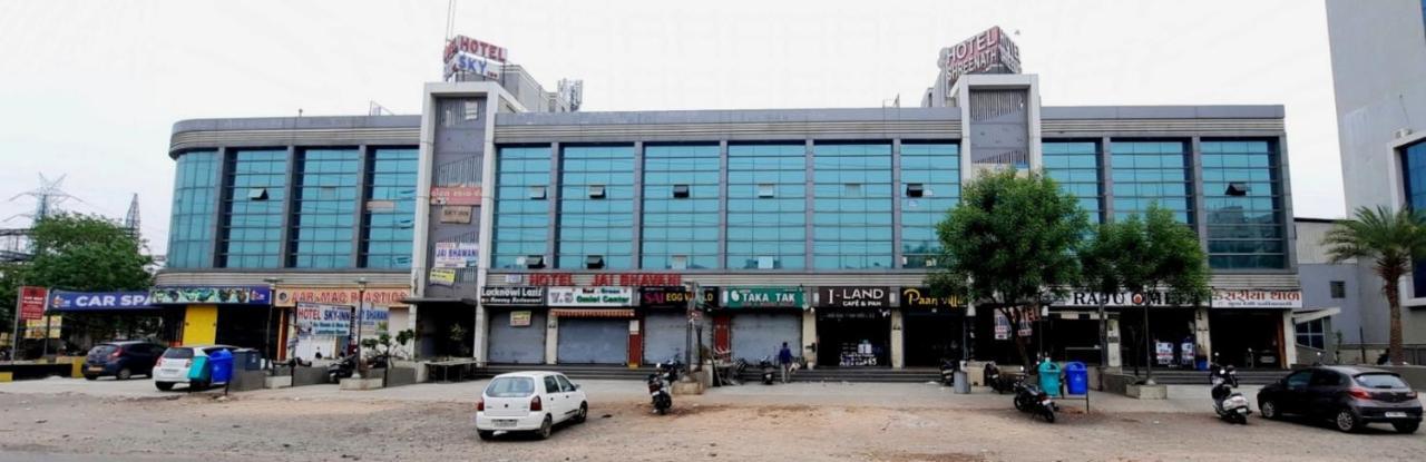 Hotel Jay Bhawani Ahmedabad Extérieur photo
