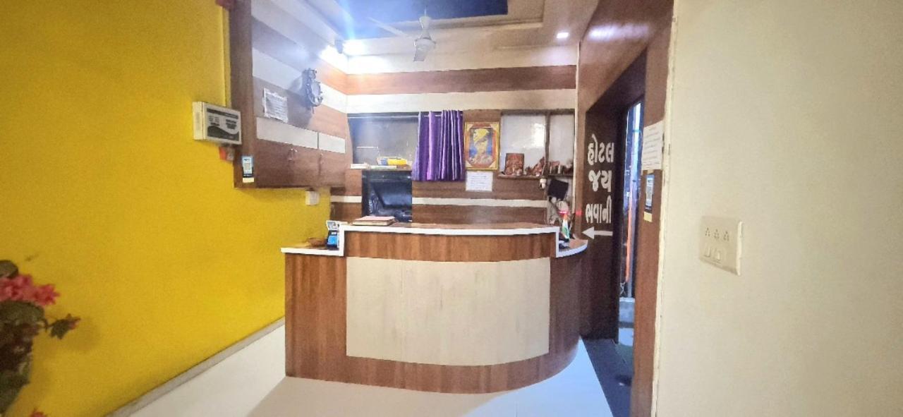 Hotel Jay Bhawani Ahmedabad Extérieur photo